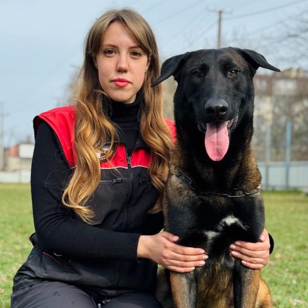 Daryna Tytarenko in pes Haku (Хаку)