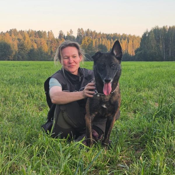 Kirsi Karmala in pes 