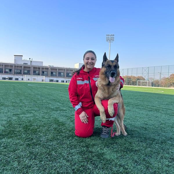 Andra Madalina Betiu in pes Arty
