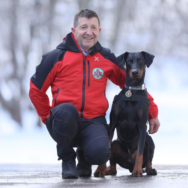 Miha Lavrič in pes Alpha