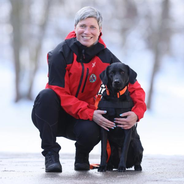 Sara Smerdel in pes Ira