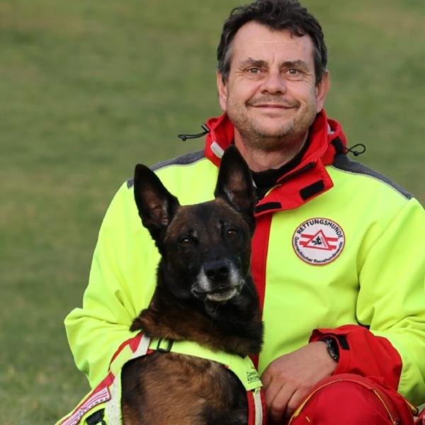 Karl Janesch in pes Bud