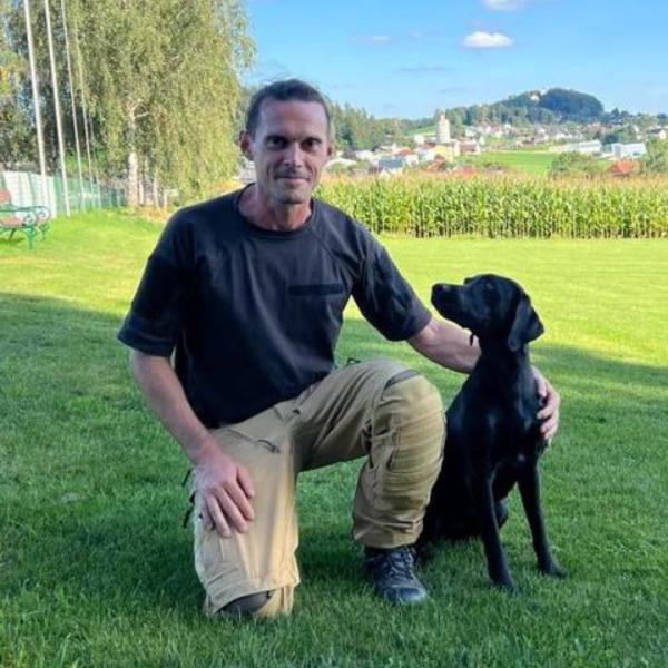 Manuel Miksch in pes Frida