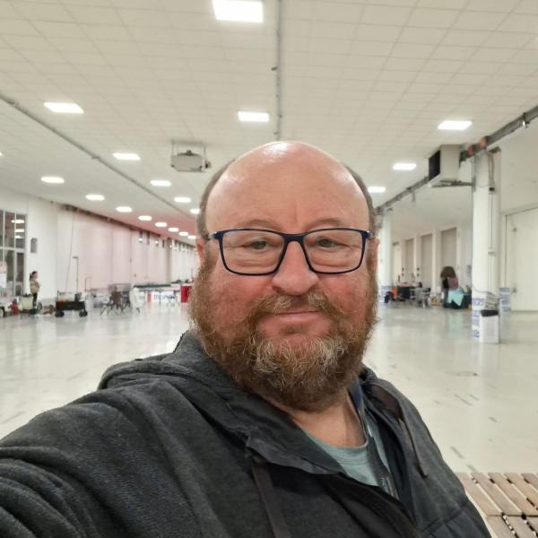 Gábor Szalánczi in pes 